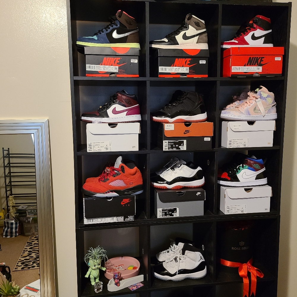 Nikes/jordans